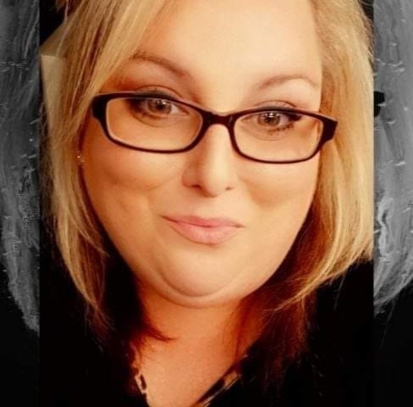 Meet your Posher, Christina - Picture 1 of 1
